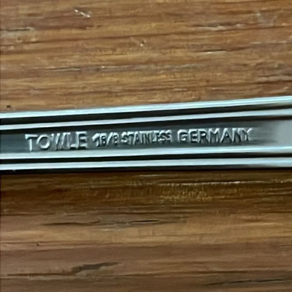 Towle Colonial Plume Stainless Serving Spoon Tablespoon 8 5/8